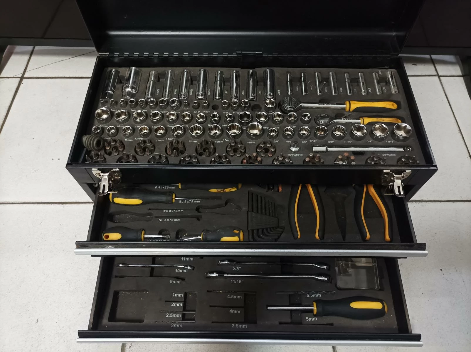 walizka-narzedziowa-klucze-nasaodowe-plaskie-calowe-wielka-rzeznicka-1-srem