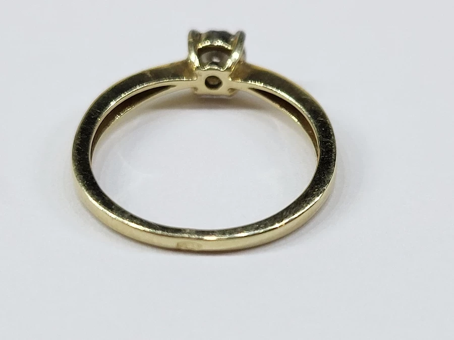 zloty-pierscionek-z-brylantem-p585-147g-waga-001