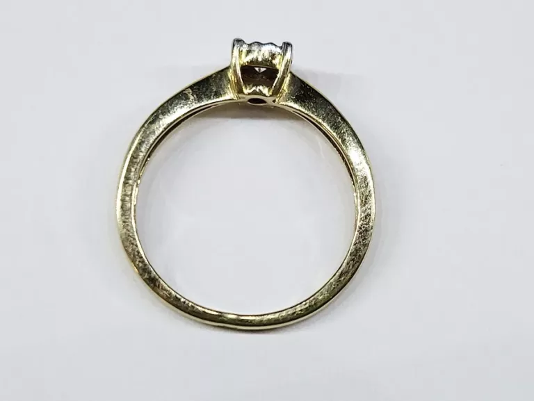 zloty-pierscionek-z-brylantem-p585-147g-rozmiarsrednica-wew-mm-372-8