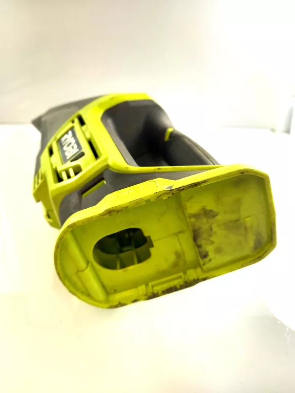 odkurzacz-samochodowy-ryobi-r18hv-pojemnosc-zbiornika-na-kurz-054