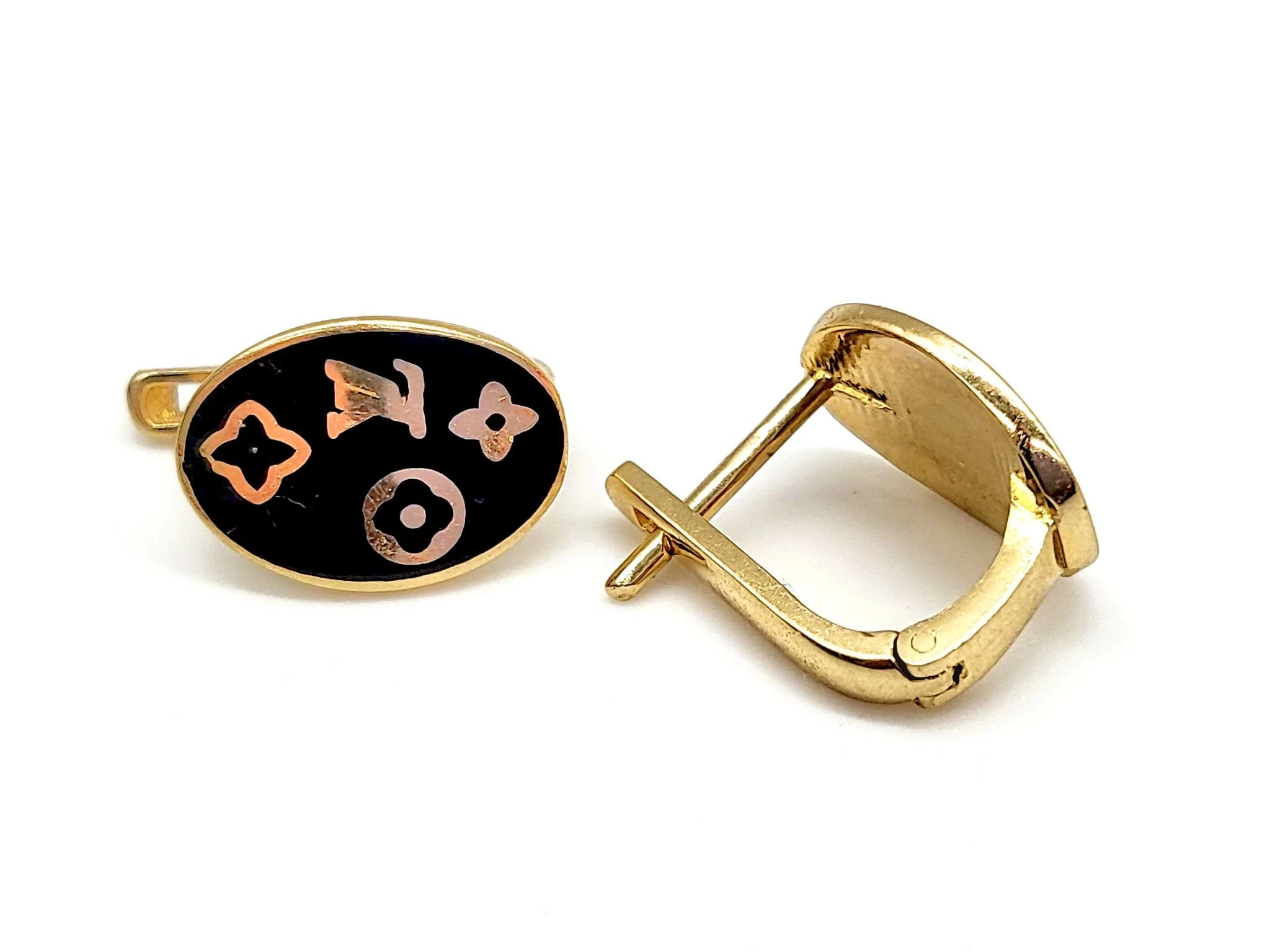 zlote-kolczyki-z-motywem-louis-vuitton-proba-585310g-rodzaj-wyrob-jubilerski