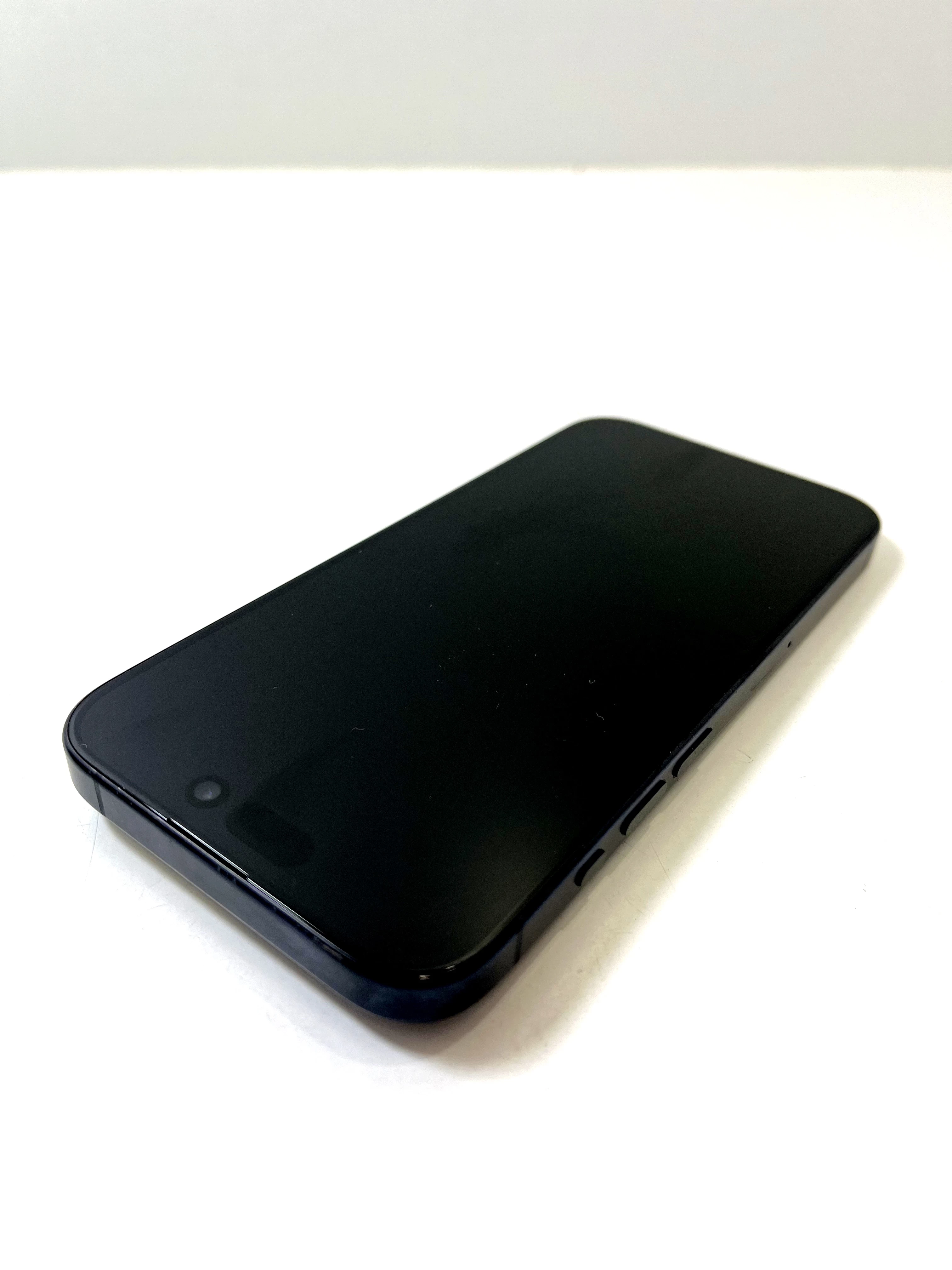 telefon-iphone-15-pro-128-gb-100-bat-pojemnosc-akumulatora-3650