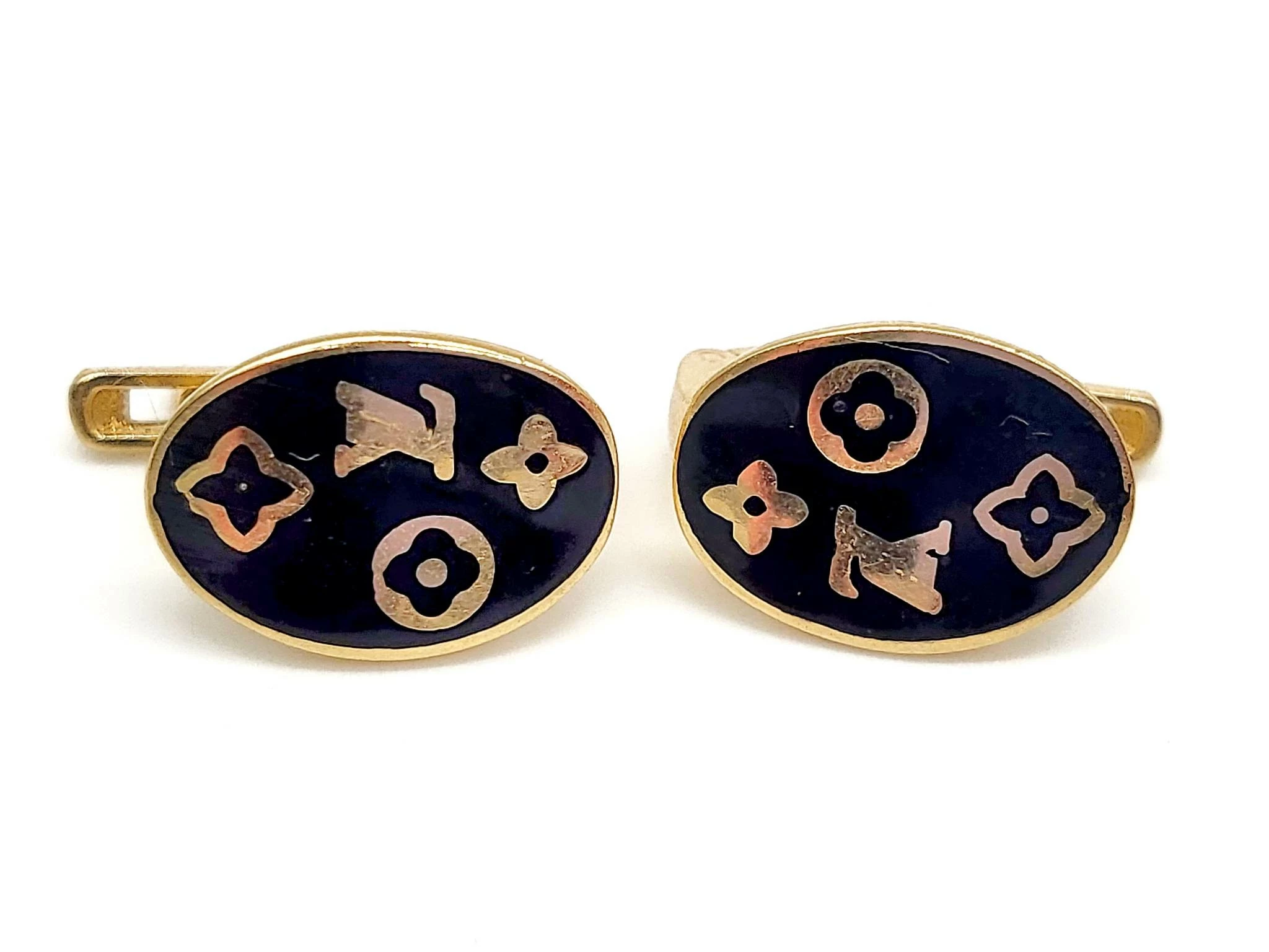 zlote-kolczyki-z-motywem-louis-vuitton-proba-585310g-material-zloto