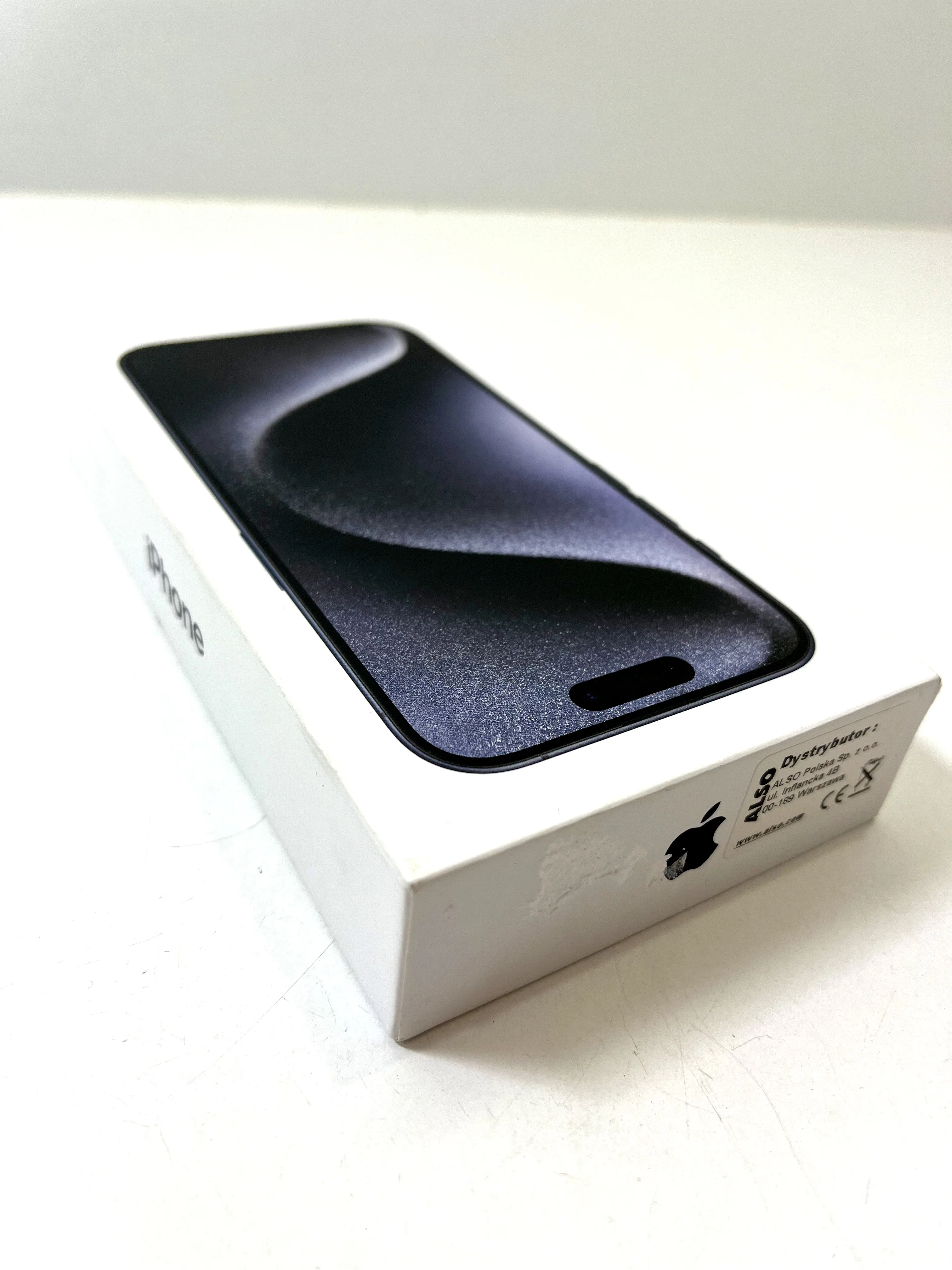 telefon-iphone-15-pro-128-gb-100-bat-przekatna-ekranu-610