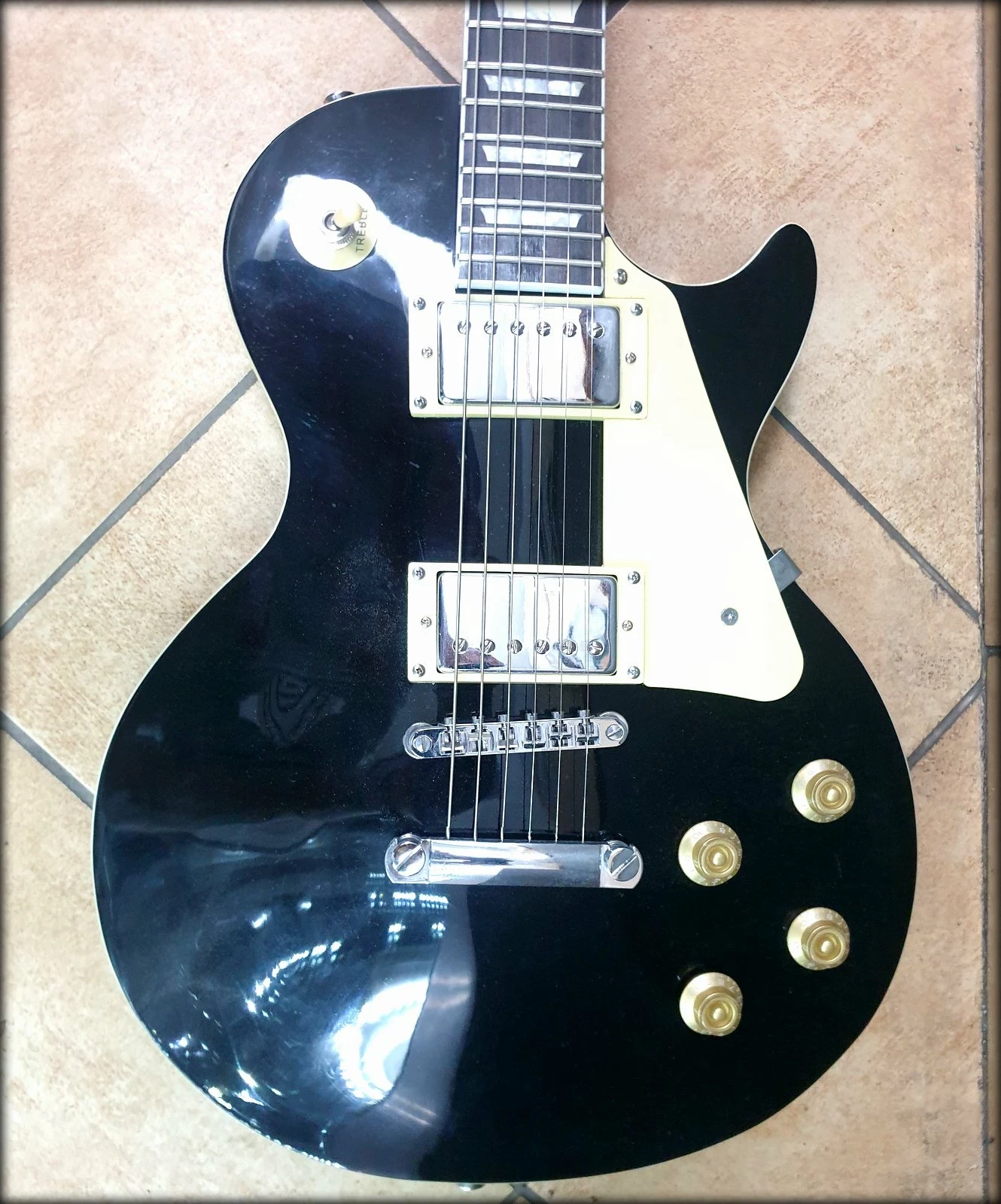 gitara-elektryczna-czarna-kod-producenta-gitara