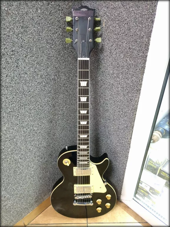 gitara-elektryczna-czarna-stan-uzywany