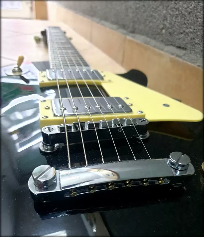 GITARA ELEKTRYCZNA CZARNA