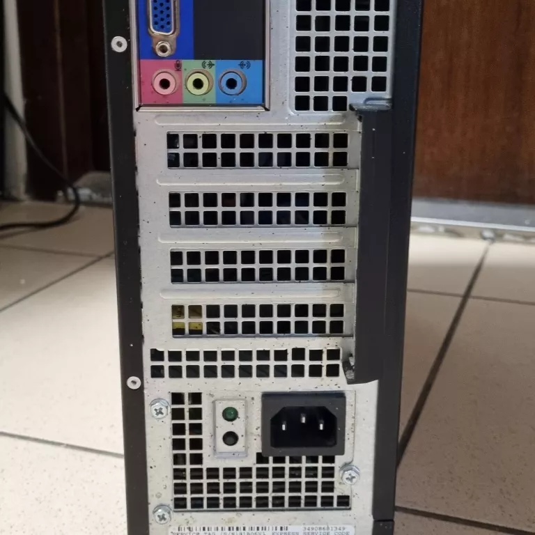 KOMPUTER DELL OPTIPLEX D07D 8GBRAM/SSD256/I3-3220