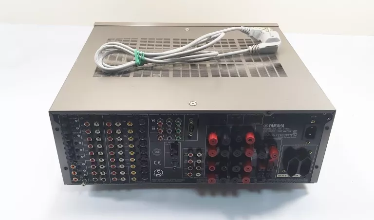 KONKRETNY AMPLITUNER YAMAHA RX-V1500