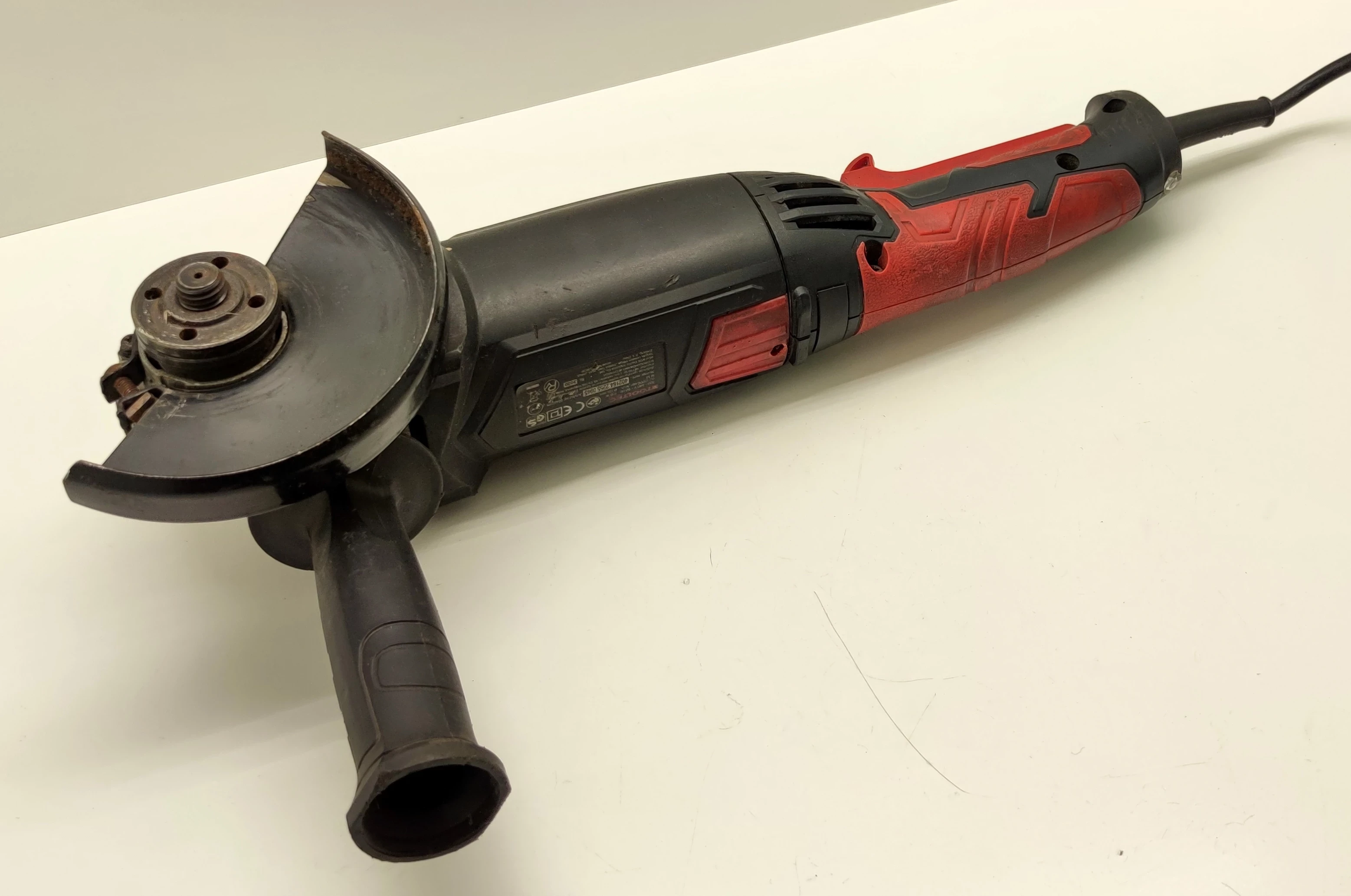 szlifierka-katowa-tooltec-910w-kod-producenta-tooltec-910w-125mm