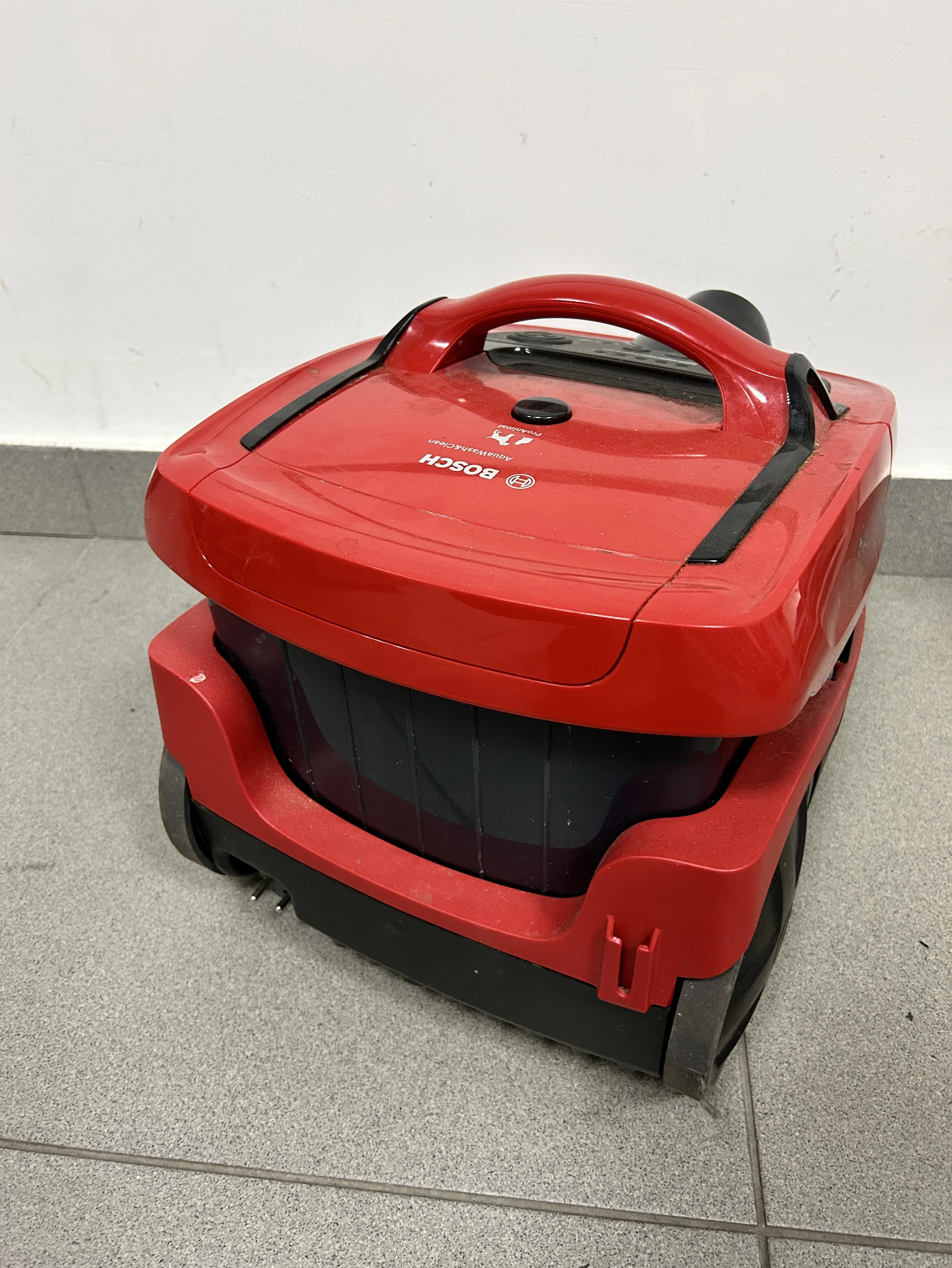 odkurzacz-pioracy-bosch-bwd421pet-orurowanie-tylko-odbior-osobisty-kolor-dominujacy-czerwony