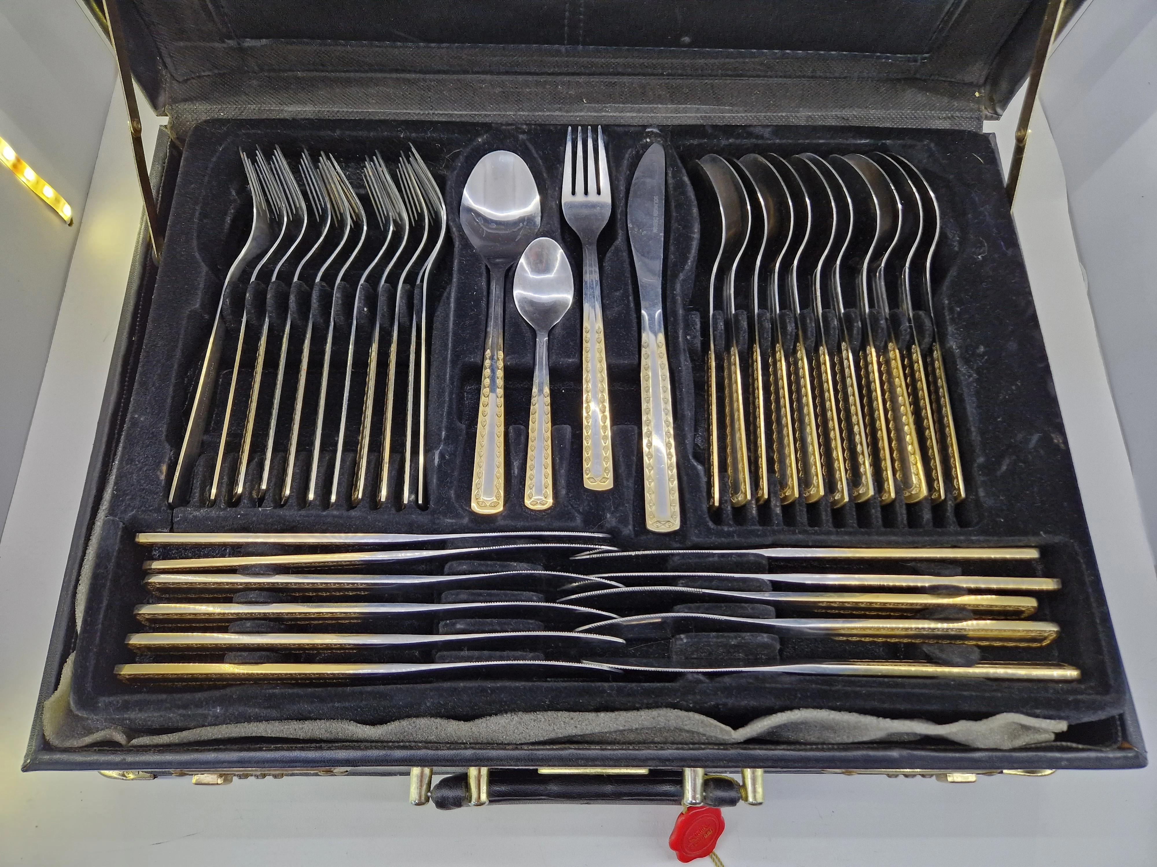 zestaw-sztuccow-solingen-1810-w-walizce-stan-uzywany