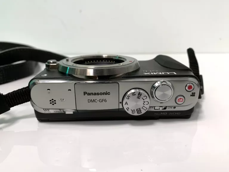 panasonic-lumix-dmc-gf6-lumix-14-42-h-fs-1442a-polecam-rozmiar-matrycy-43