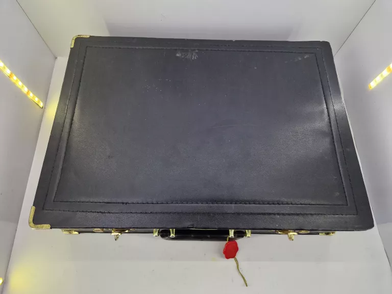 zestaw-sztuccow-solingen-1810-w-walizce-linia-gold