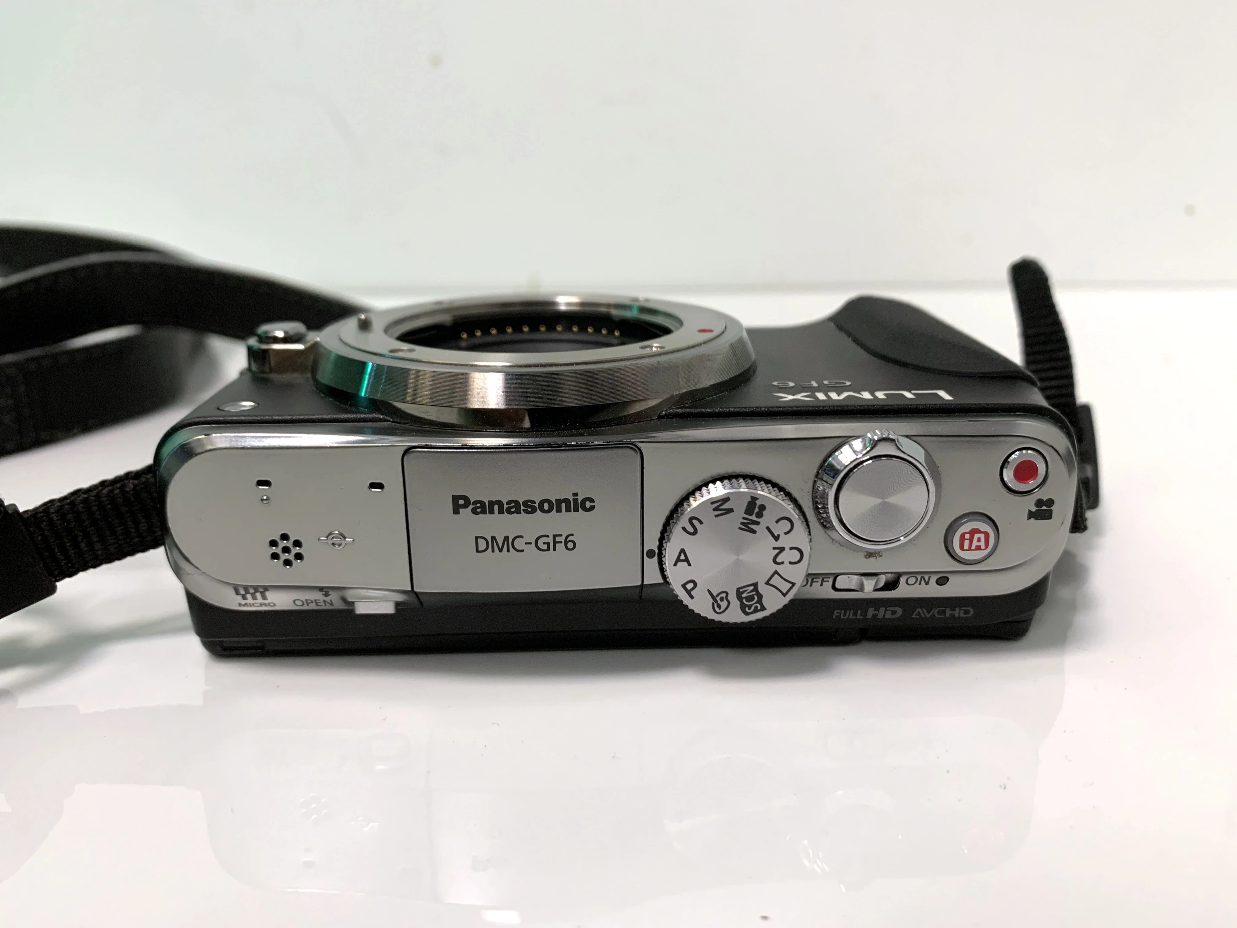 panasonic-lumix-dmc-gf6-lumix-14-42-h-fs-1442a-polecam-rozmiar-matrycy-43