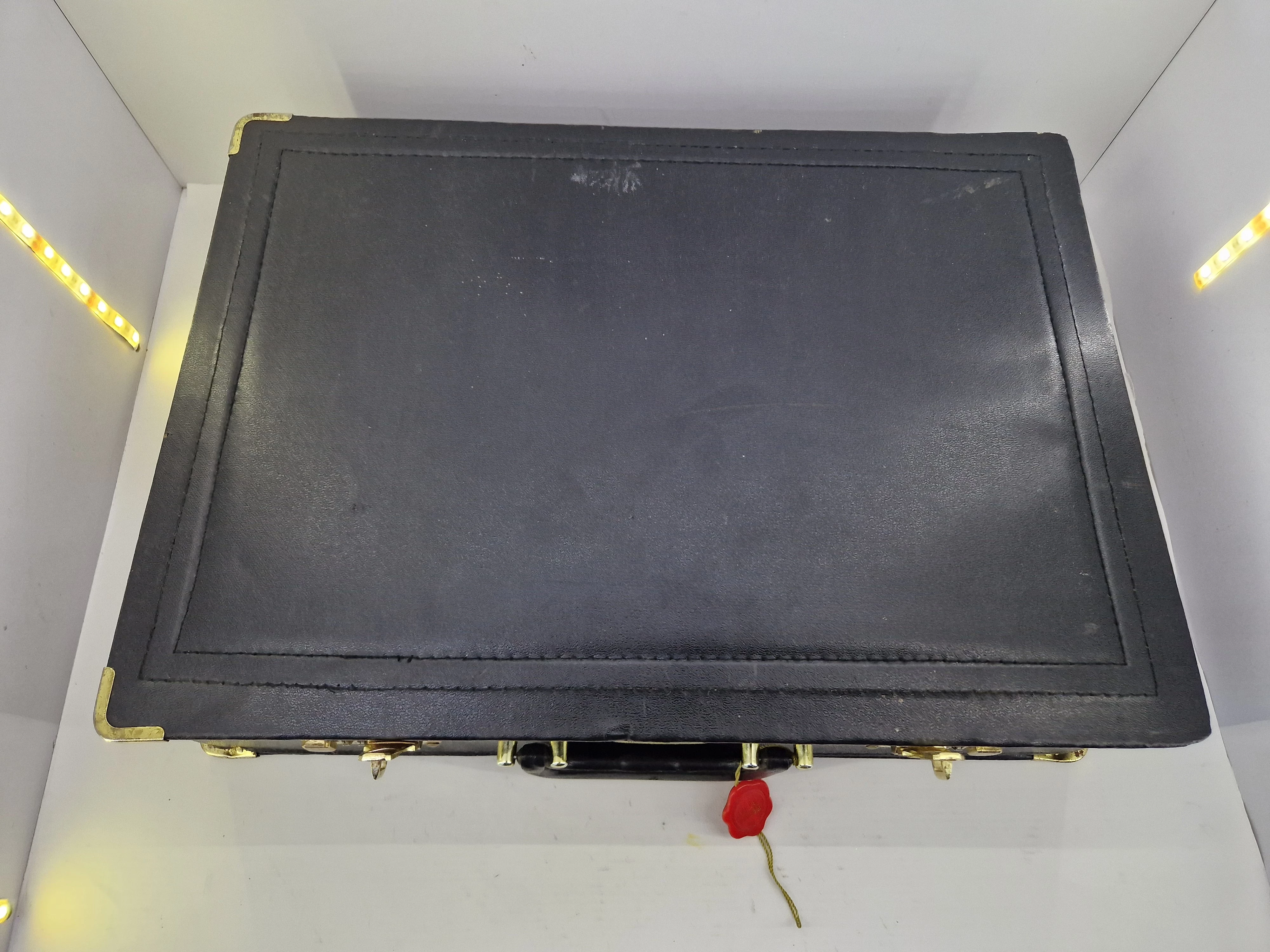 zestaw-sztuccow-solingen-1810-w-walizce-linia-gold