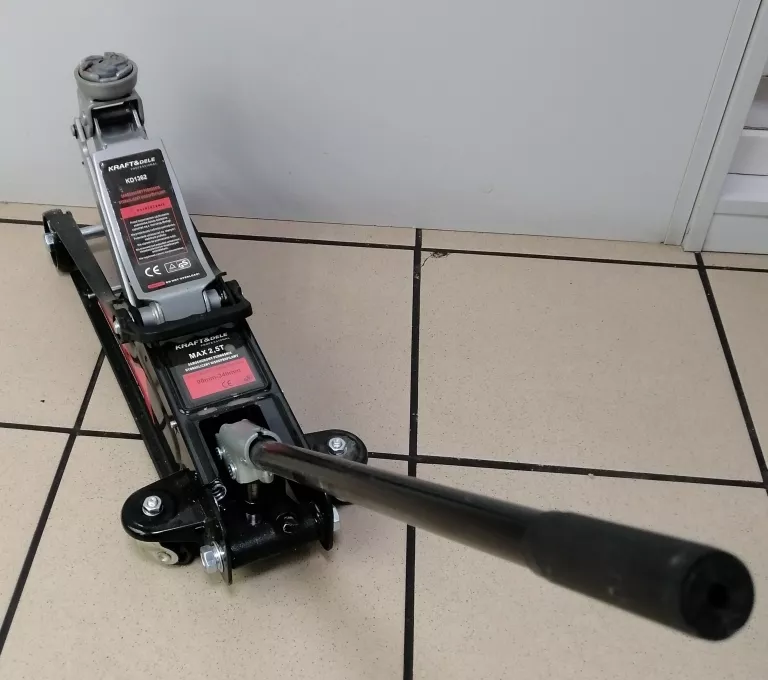 PODNOŚNIK HYDRAULICZNY 2,5 T NISKOPROFILOWY KRAFT&DELE KD1362