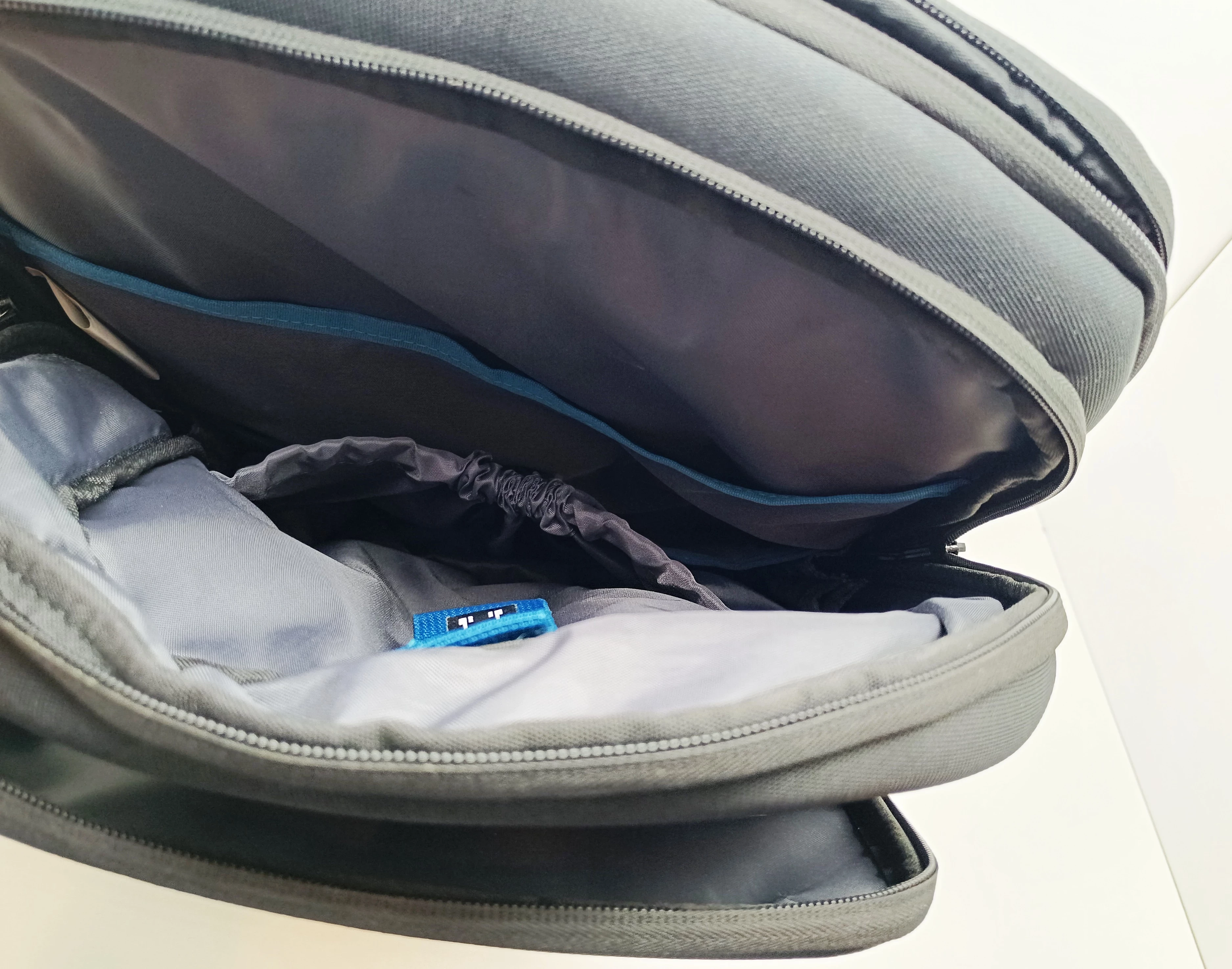 lenovo-legion-armoured-backpack-ii-17-waga-produktu-z-opakowaniem-jednostkowym-2