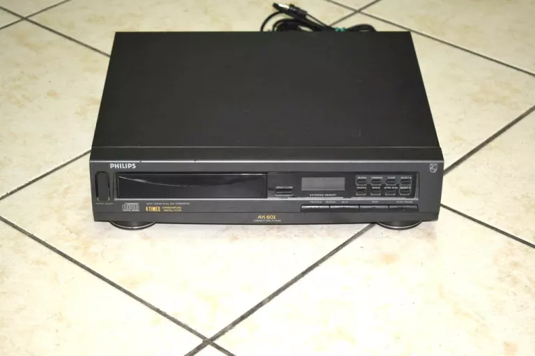 ODTWARZACZ CD PHILIPS AK 601 OKAZJA SPRAWNE TANIO
