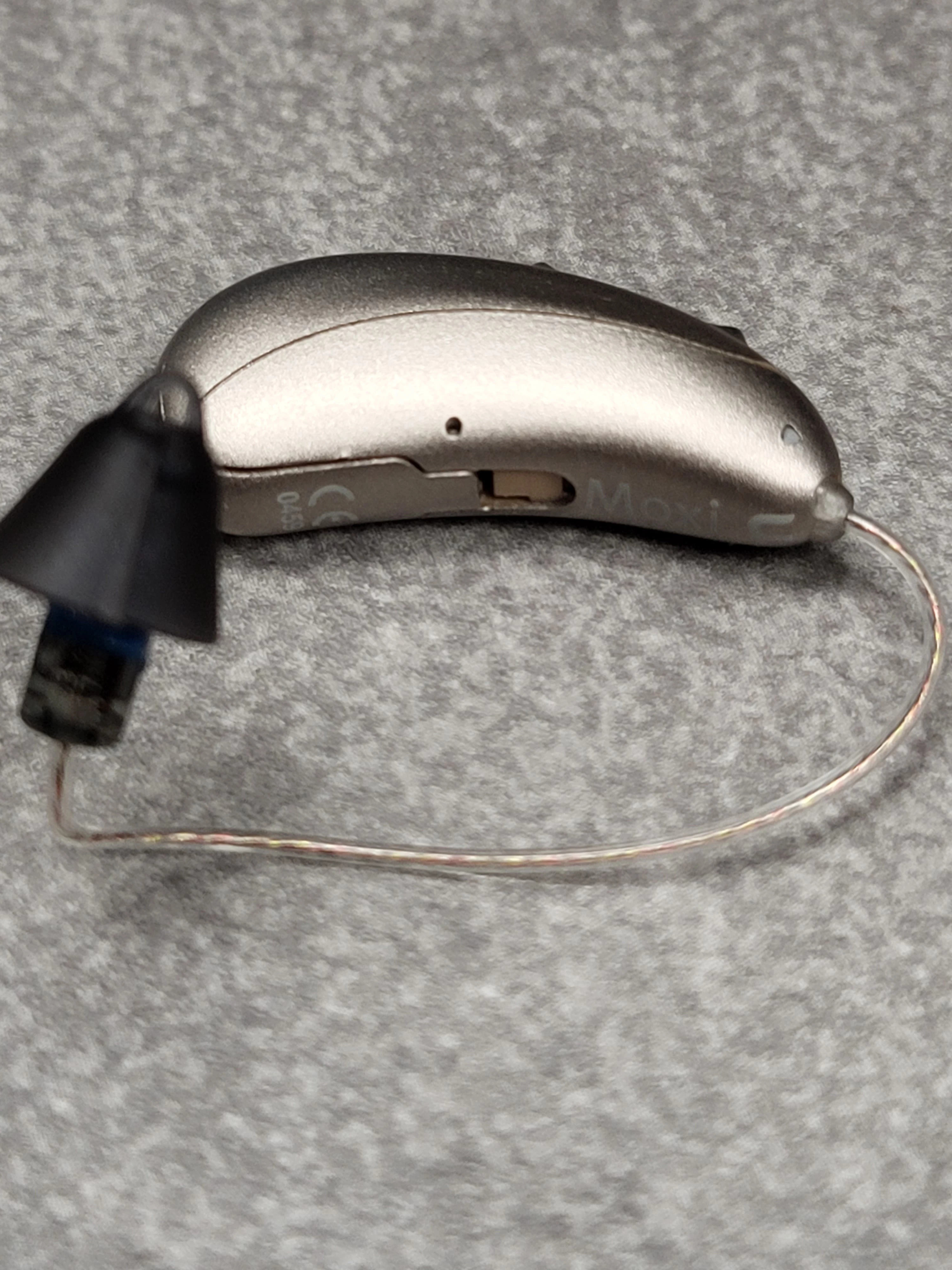 aparat-sluchowy-sonova-blu-moxi-b1-312-sand-czyscik-audiofon-rodzaj-wewnatrzuszny