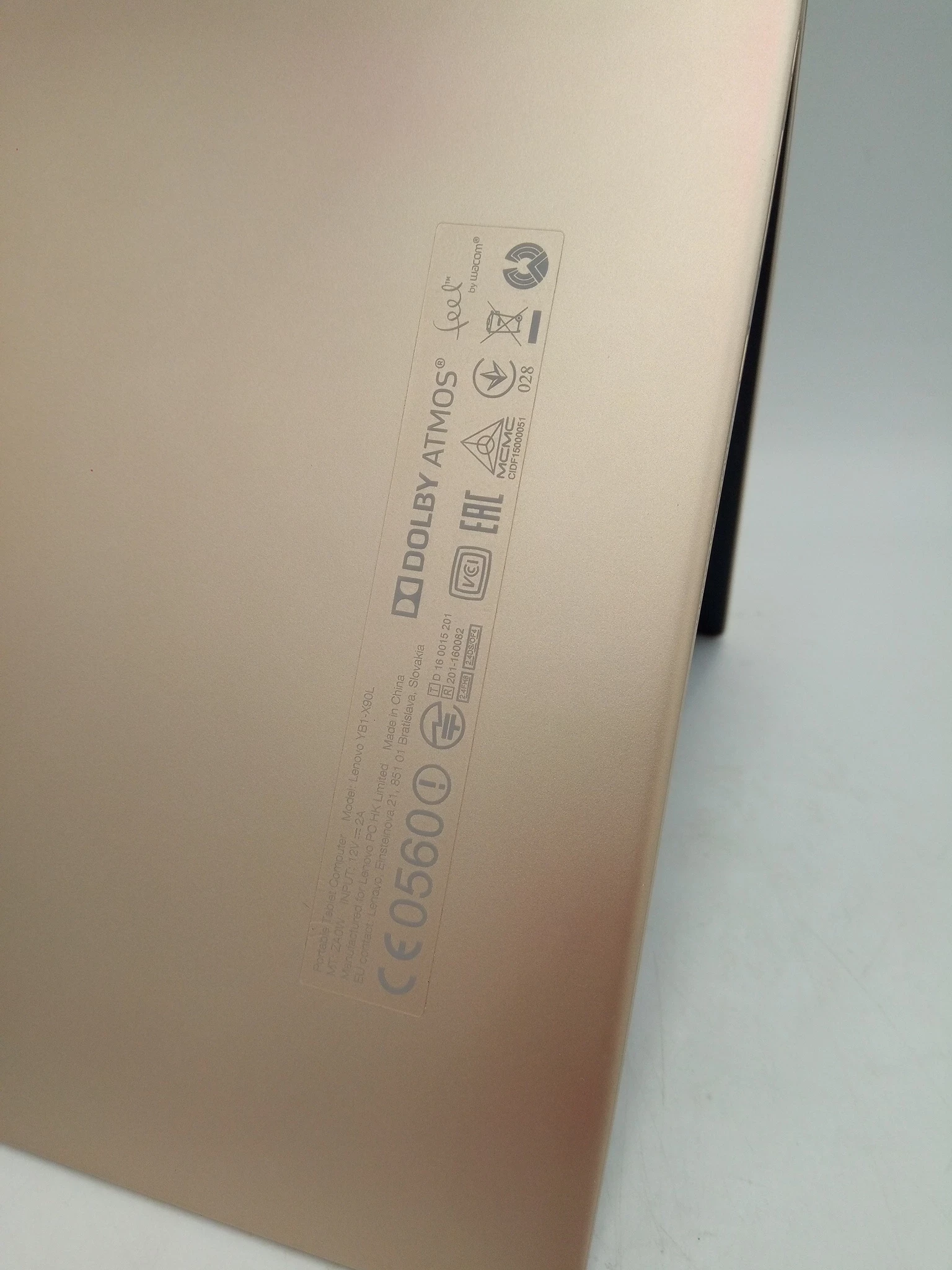 tablet-lenovo-yoga-book-yb1-x91l-za160009pl-czarna-kolor-czarny