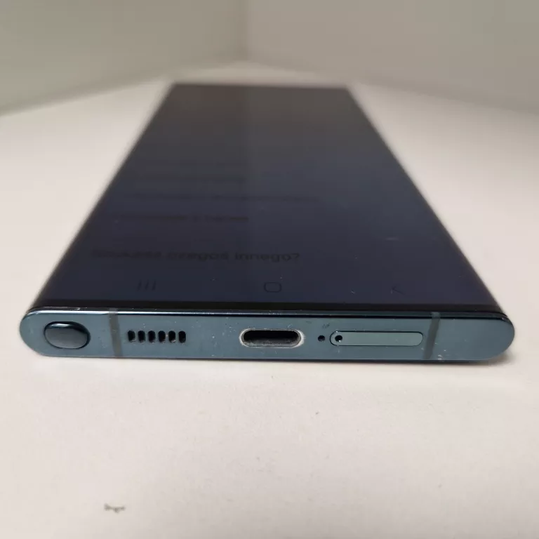 samsung-galaxy-s22-ultra-orange-przekatna-ekranu-68