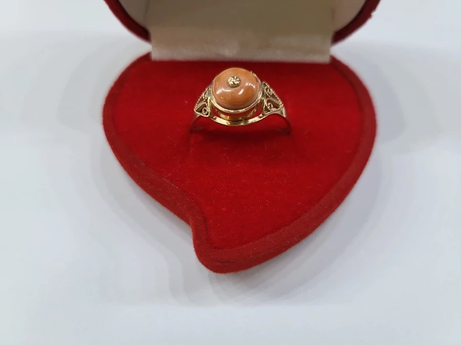 zloty-pierscionek-z-koralem-p585-293g-stan-uzywany