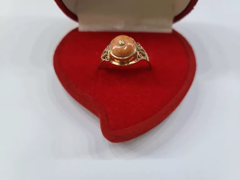 zloty-pierscionek-z-koralem-p585-293g-stan-uzywany