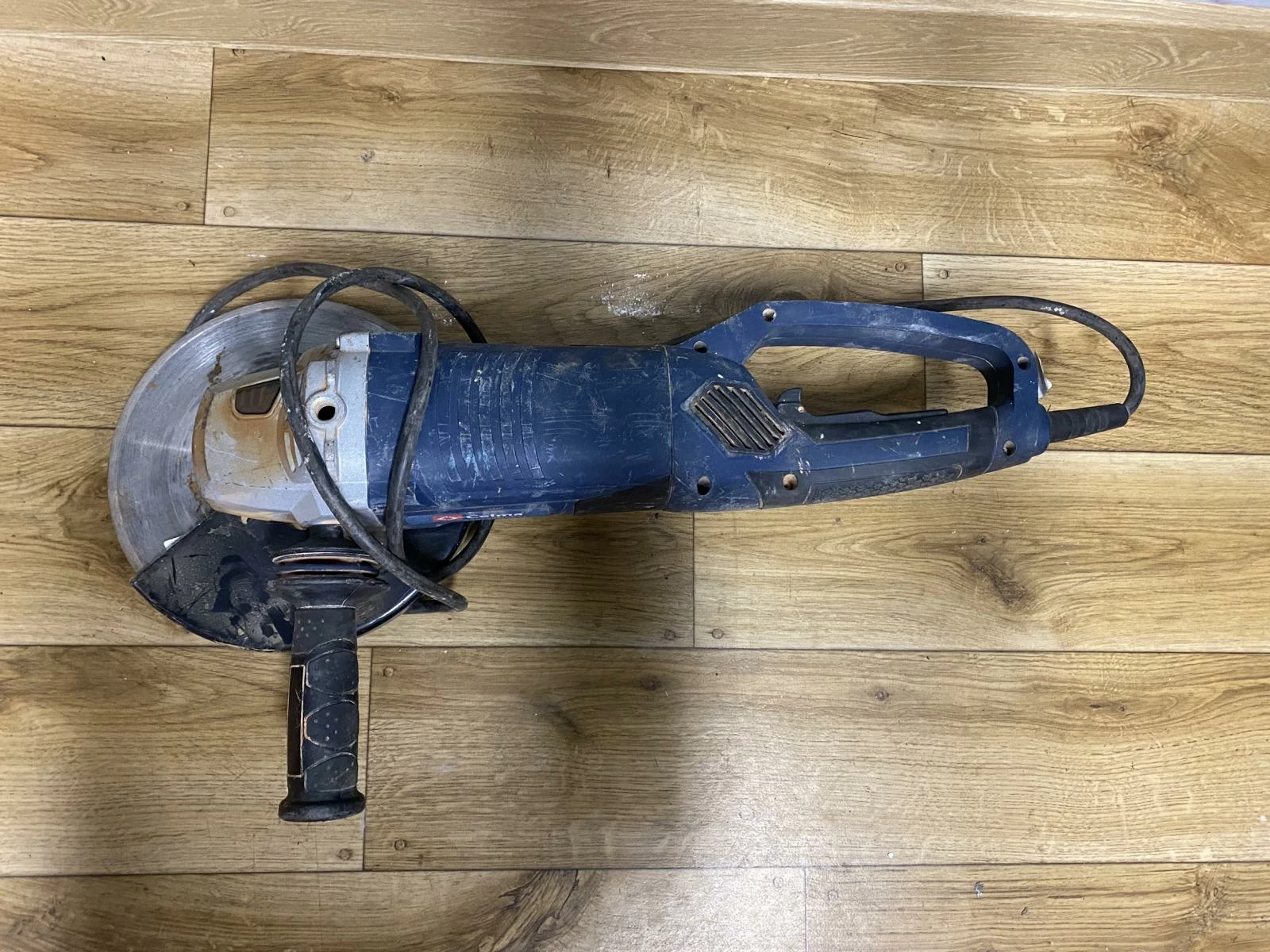 szlifierka-katowa-celma-prag-230-opis-stan-uszkodzony