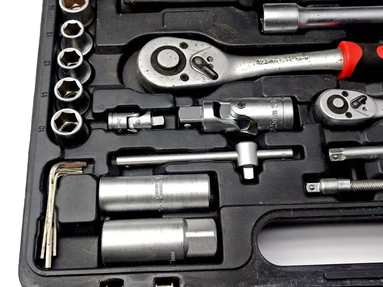 komplet-kluczy-nasadowych-powerfix-275388-94-el-stan-uzywany