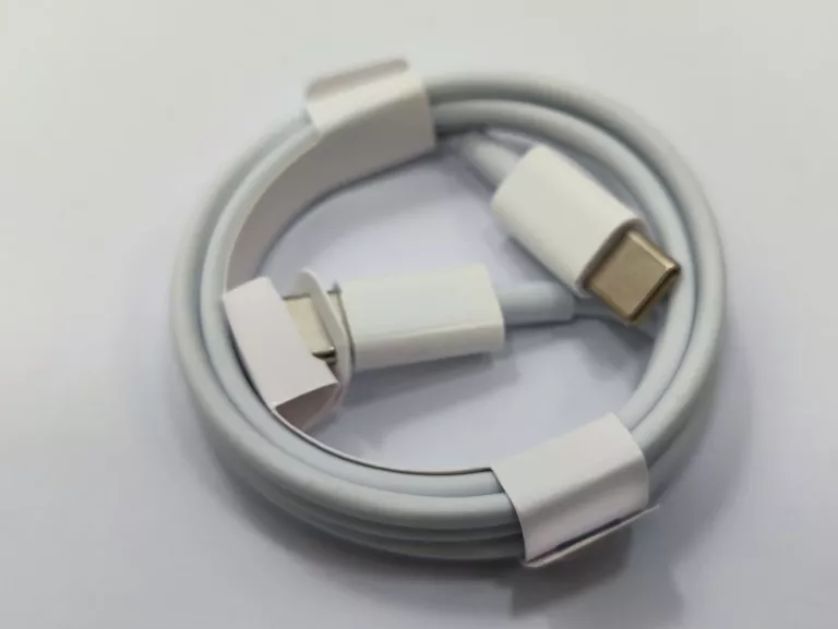 ladowarka-sieciowa-usb-c-12w-kabel-usb-c-przeznaczenie-uniwersalna