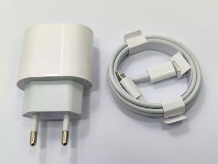 ladowarka-sieciowa-iphone-12w-kabel-lightningusb-c-gliwicka-125-katowice