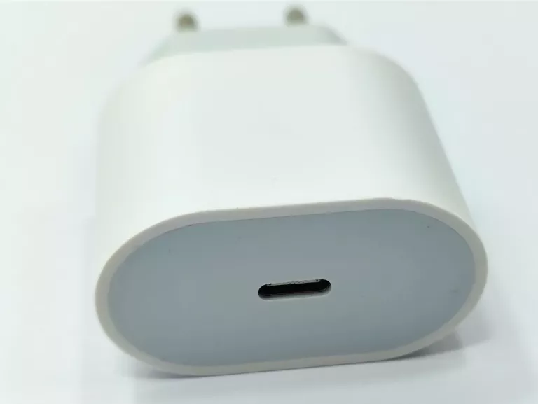 ladowarka-sieciowa-iphone-12w-kabel-lightningusb-c-kod-producenta-ql268