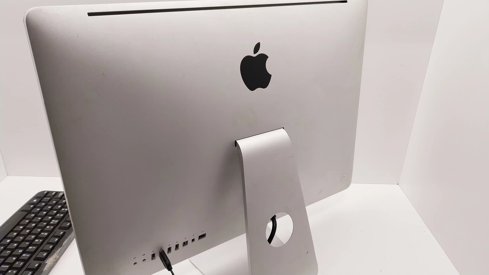 komputer-stacjonarny-apple-mac-z-haslem-stan-uszkodzony