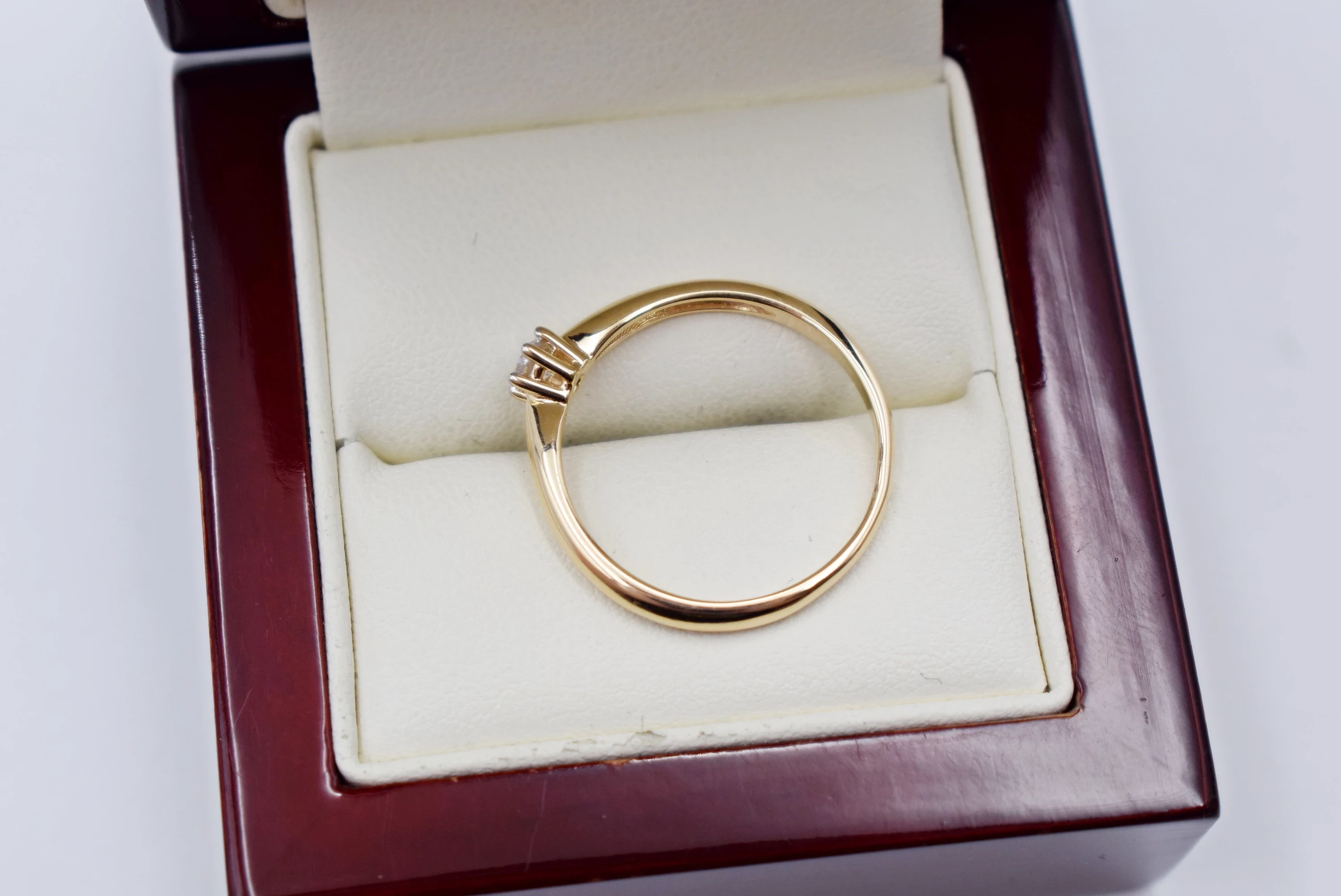 piekny-zloty-pierscionek-z-kamieniem-21r-58514k-material-15835-2