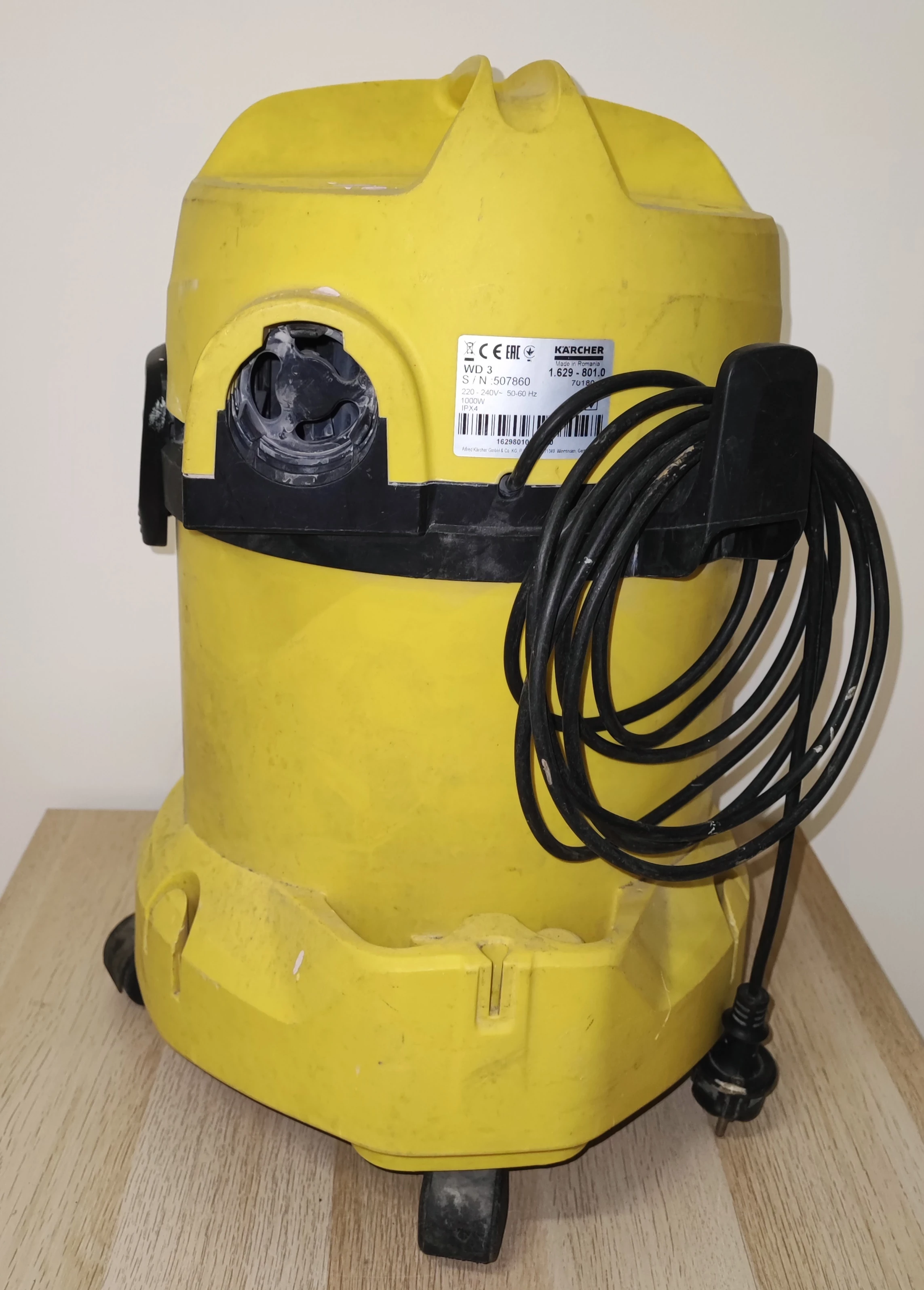 odkurzacz-karcher-wd-3-1000w-marka-karcher