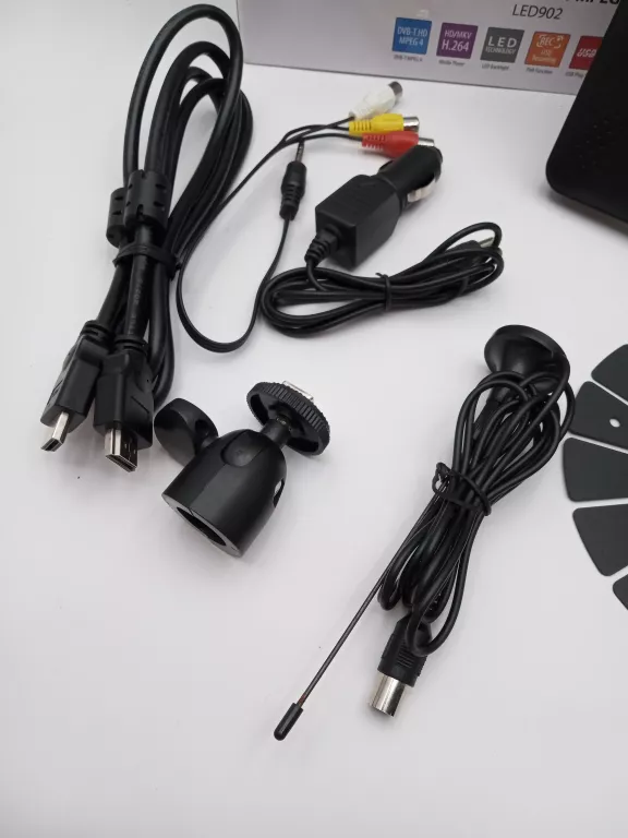 TELEWIZOR SAMOCHODOWY MANTA LED902 KOMPLET