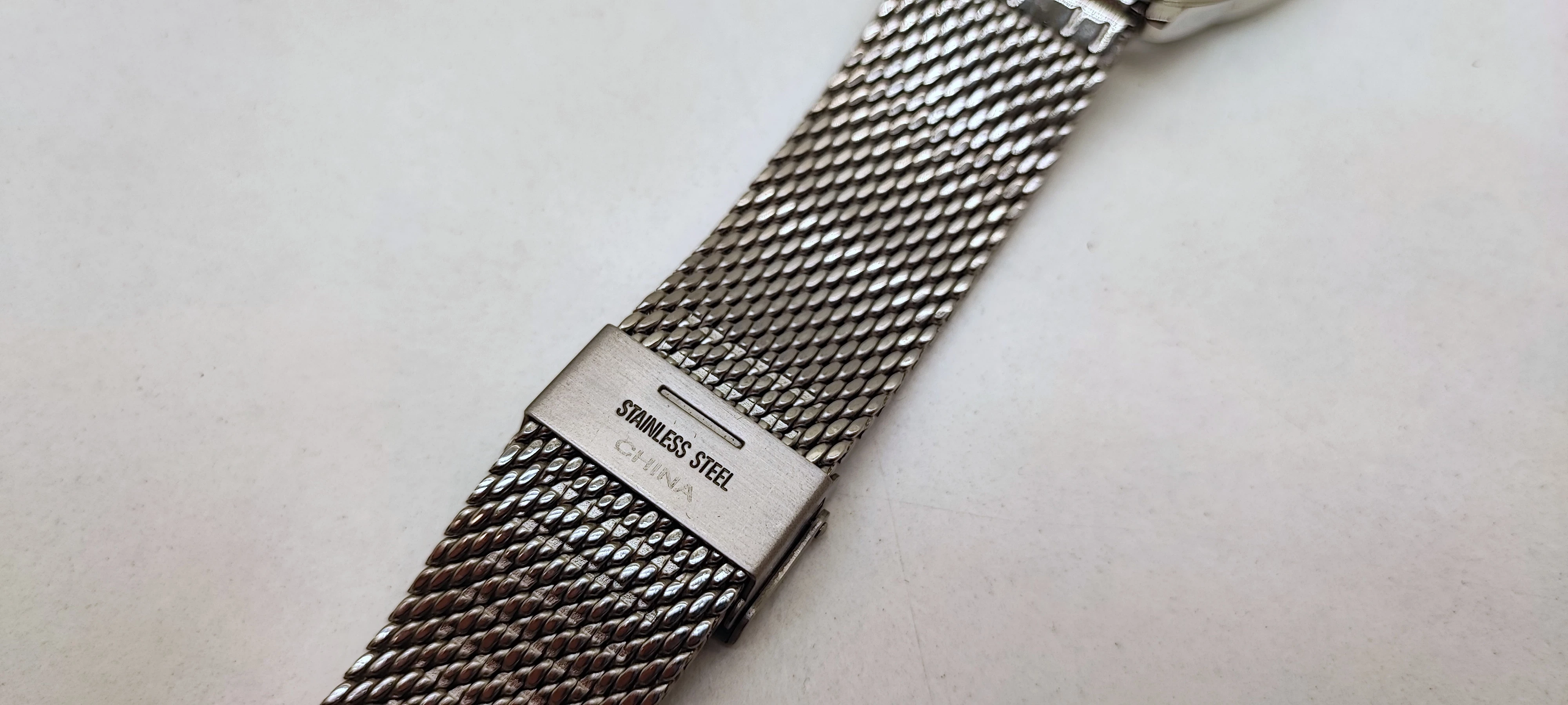 zegarek-geoffrey-beene-gb8207sluk-kolor-srebrny