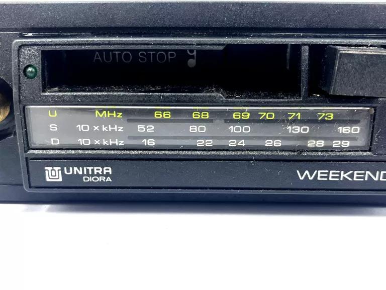 radio-samochodowe-unitra-diora-rodzaje-odtwarzanych-nosnikow-brak