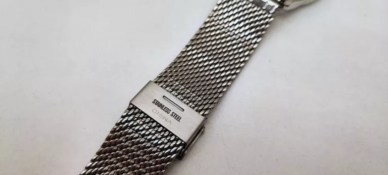 zegarek-geoffrey-beene-gb8207sluk-kolor-srebrny