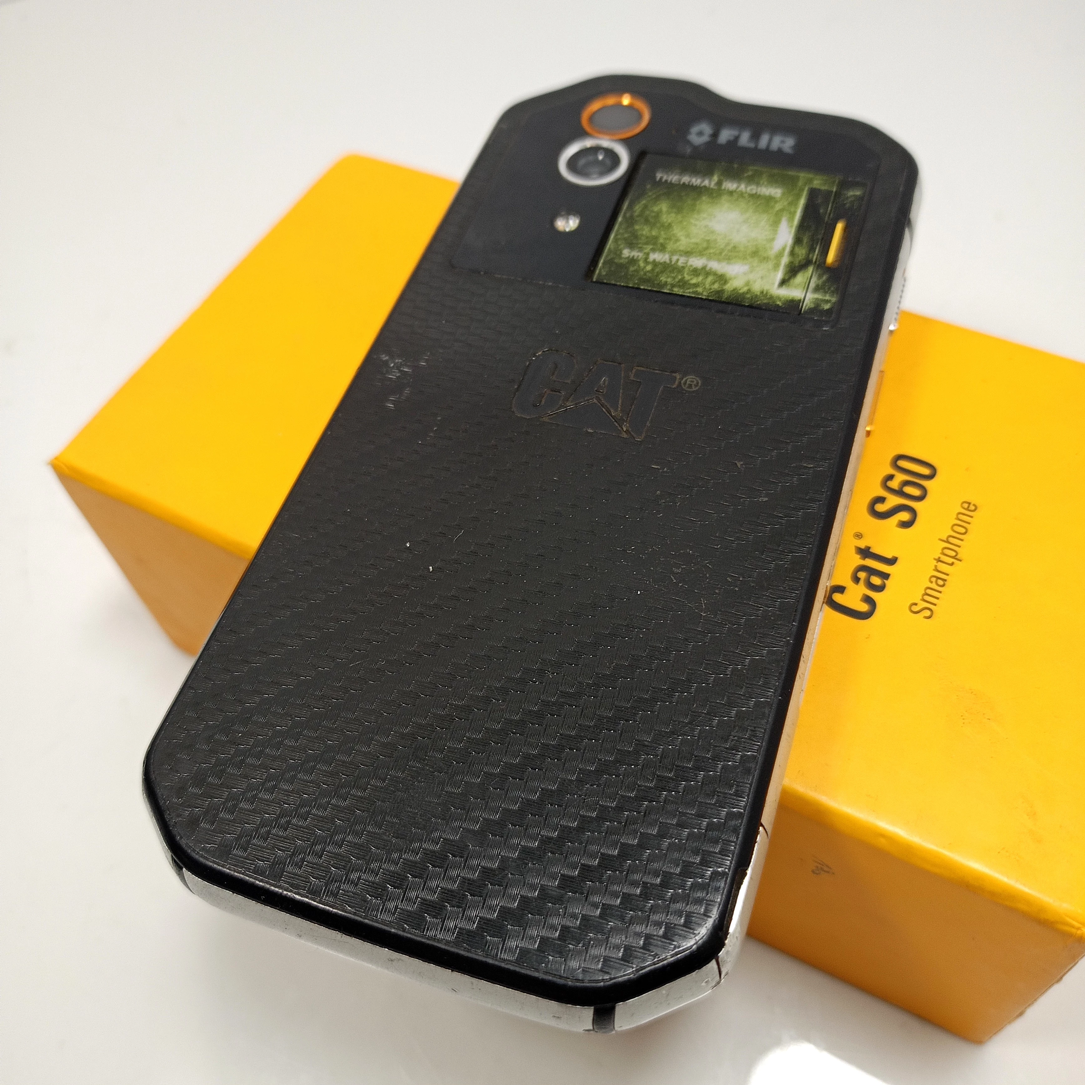 telefon-odporny-z-kamera-termowizyjna-cat-s60-332gb-lte-ip68-3800mah-wbudowana-pamiec-32-gb