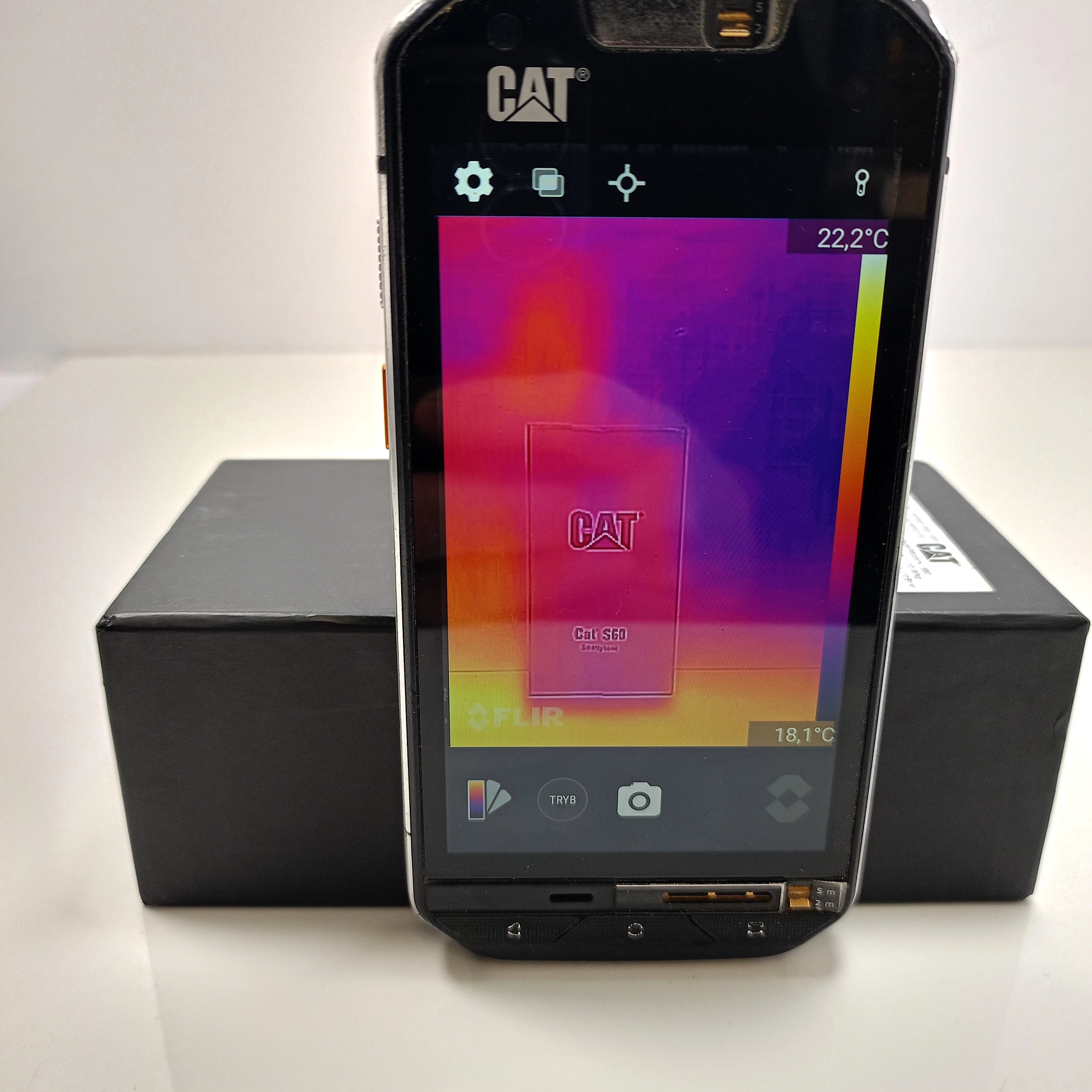 telefon-odporny-z-kamera-termowizyjna-cat-s60-332gb-lte-ip68-3800mah-stan-uzywany