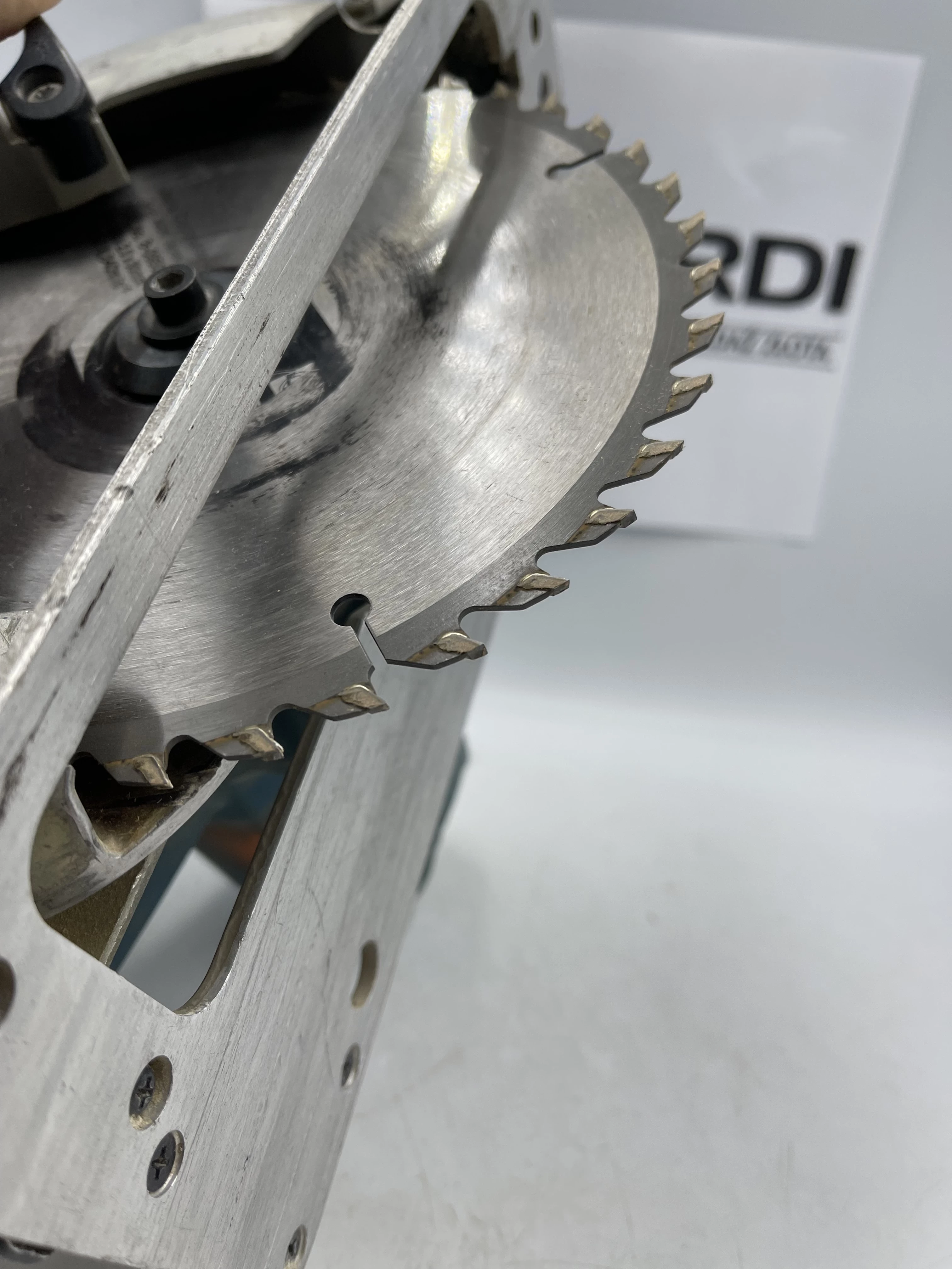 pila-tarczowa-makita-hs7611-stan-uzywany