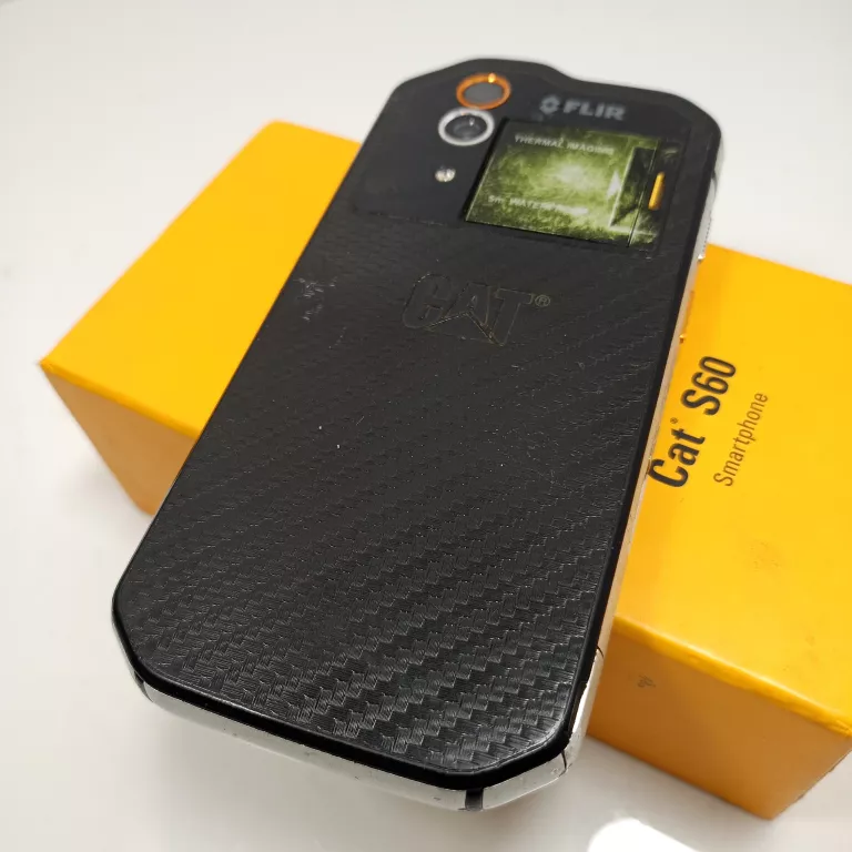 telefon-odporny-z-kamera-termowizyjna-cat-s60-332gb-lte-ip68-3800mah-wbudowana-pamiec-32-gb