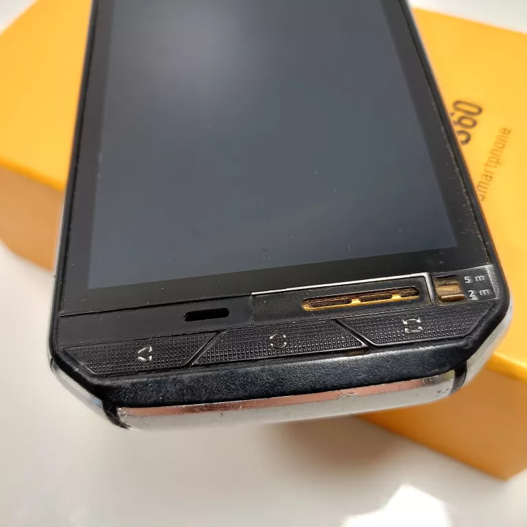 TELEFON ODPORNY Z KAMERĄ TERMOWIZYJNĄ CAT S60 3/32GB LTE IP68 3800MAH