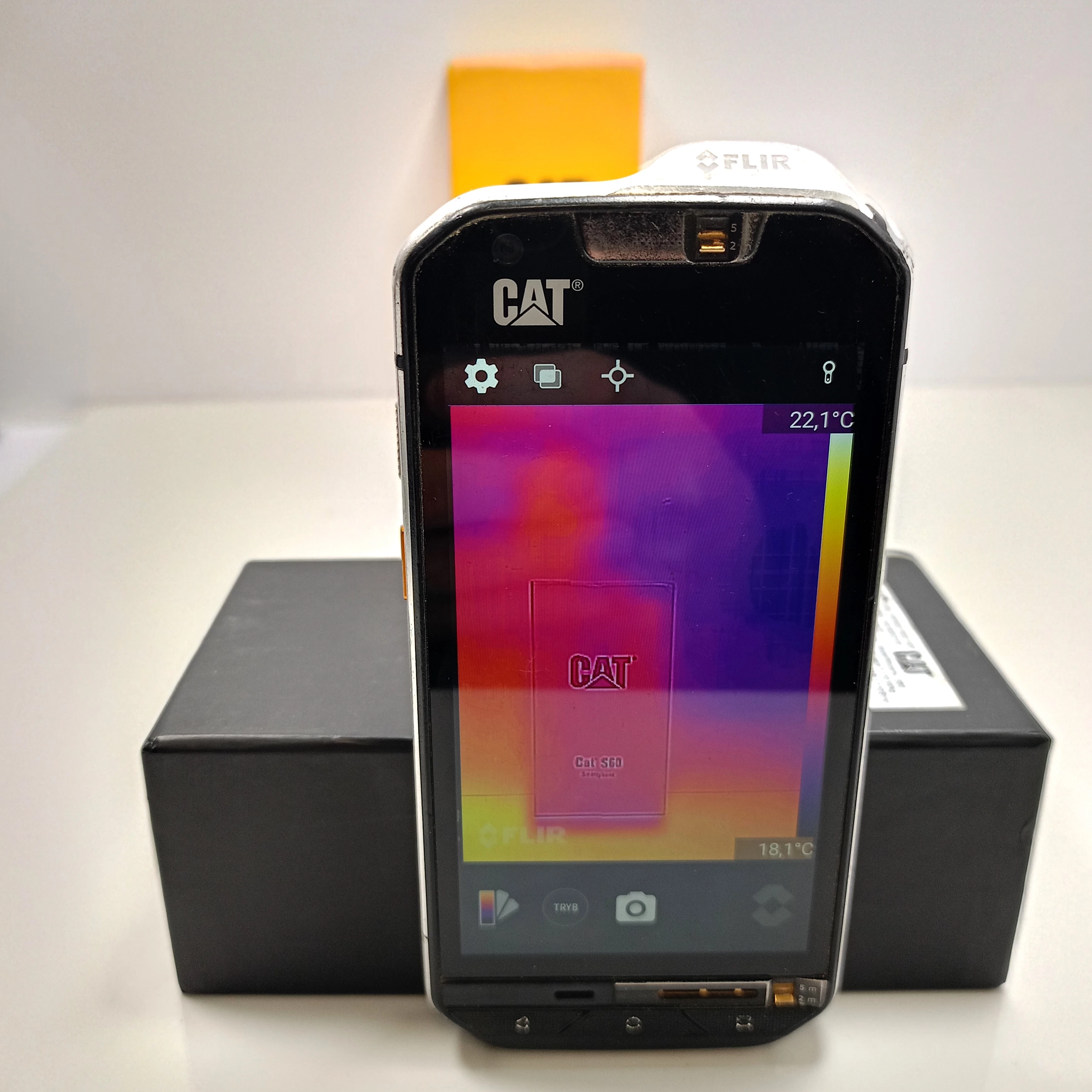 telefon-odporny-z-kamera-termowizyjna-cat-s60-332gb-lte-ip68-3800mah-armii-krajowej-12-pyskowice