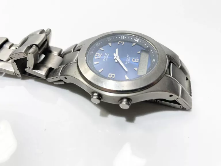 ZEGAREK CASIO LINEAGE TITANIUM