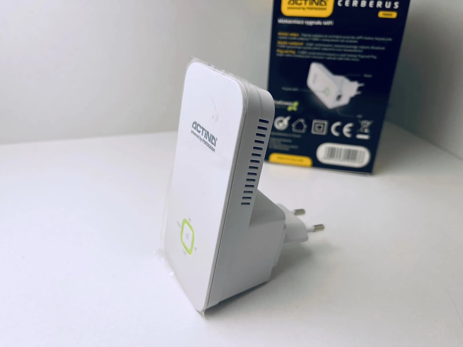 wzmacniacz-sygnalu-wifi-actina-p6805-stan-uzywany