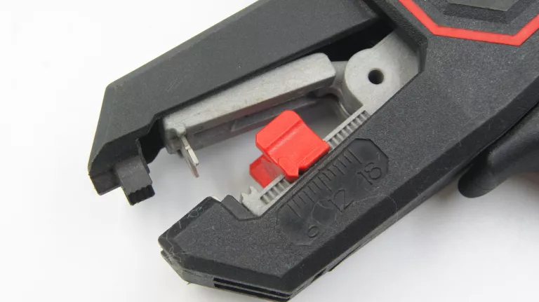 KNIPEX SAMONASTAWNE SZCZYPCE DO IZOLACJI 1262180