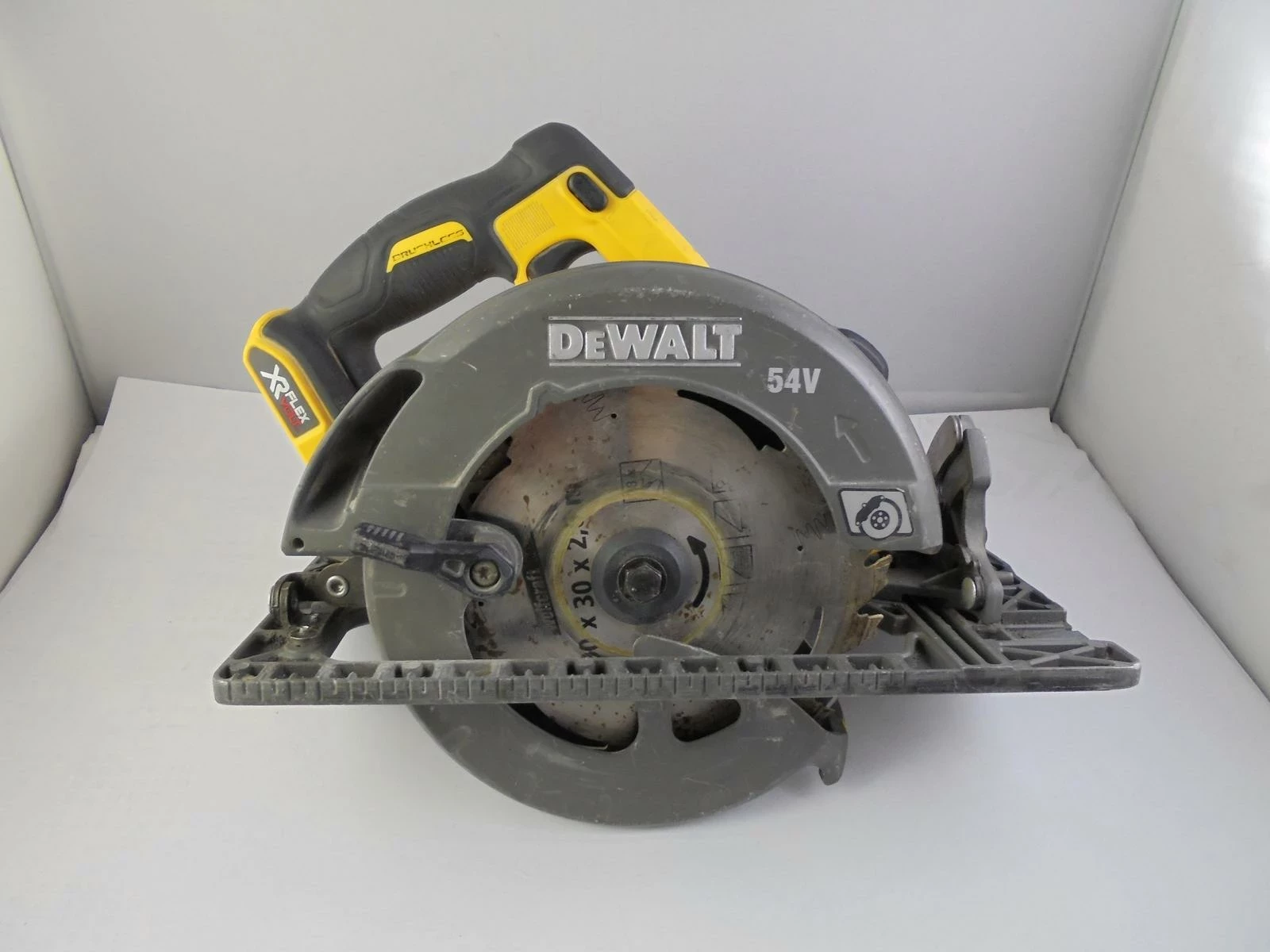 pilarka-dewalt-dcs576-body-wielka-rzeznicka-1-srem